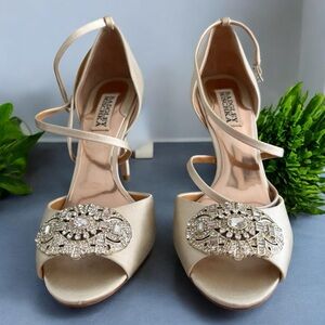 Badgley Mischka “Abigail” Peep Toe Satin Crystal – Bridal / Formal Heels Size 7